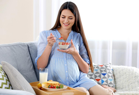 نقش مواد مغذی موجود در گردو در افزایش احتمال بارداری